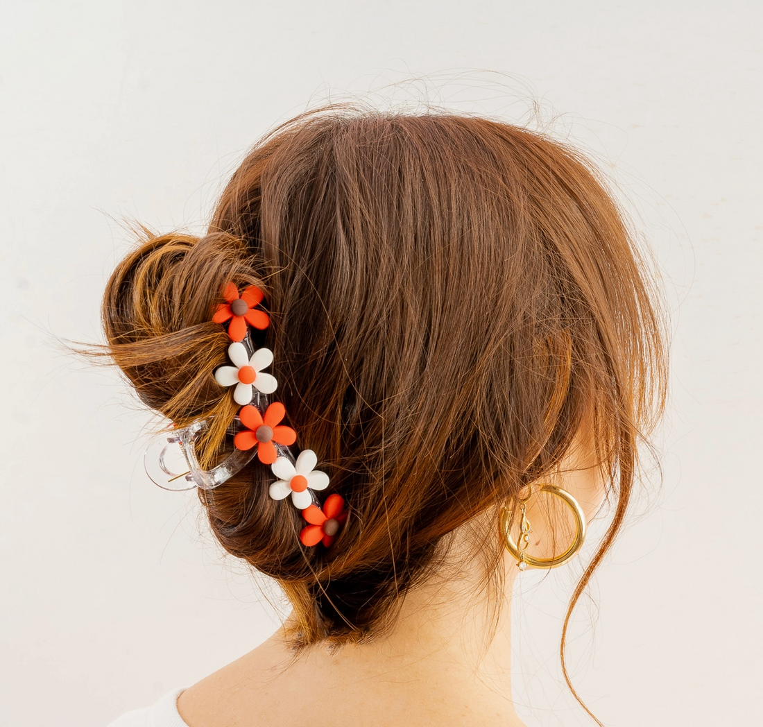 Red/White Daisy Claw Clip